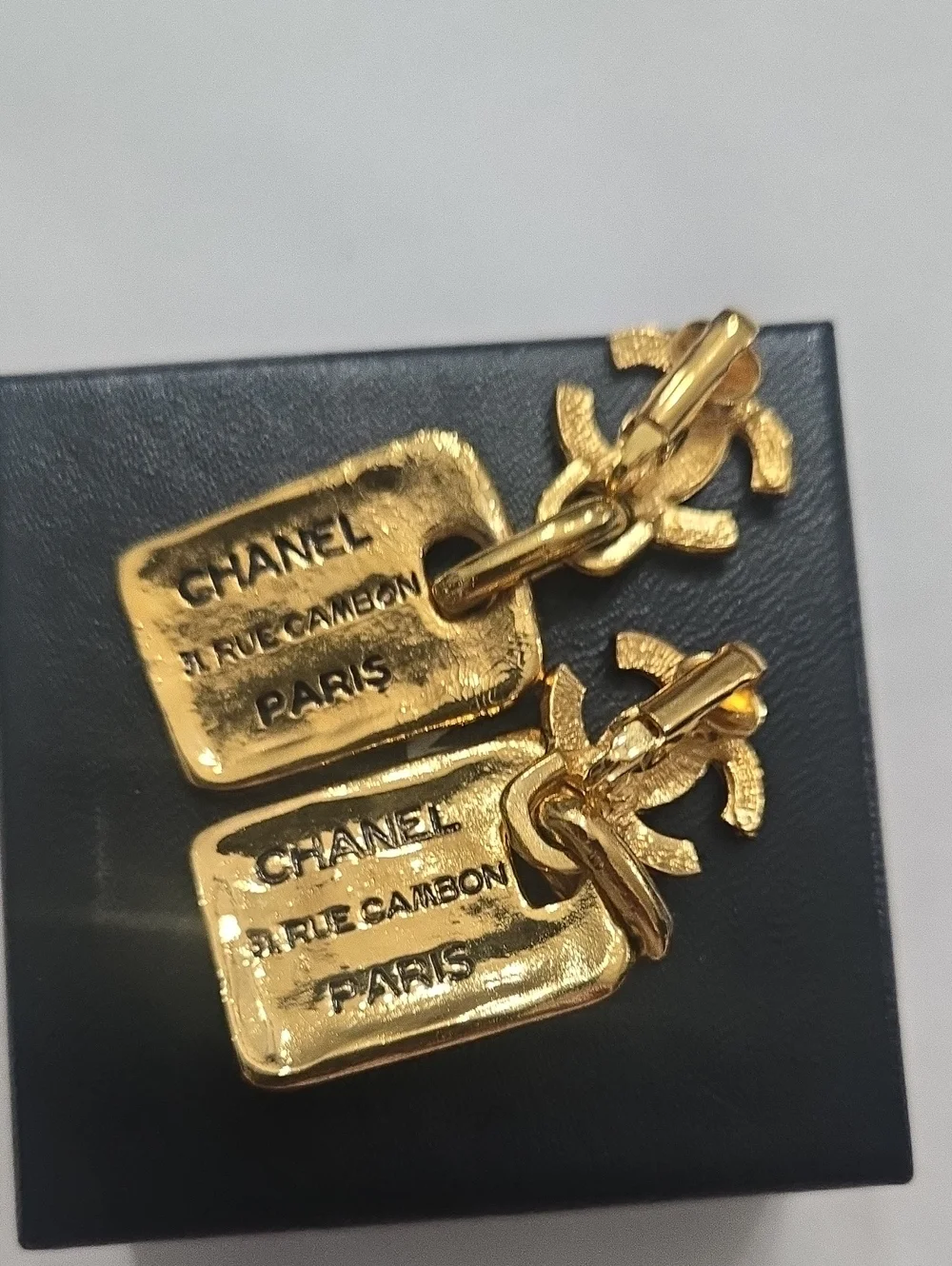 146 - Chanel earrings TAG EARRINGS , Coco Mark, GP plated, gold - CLIP